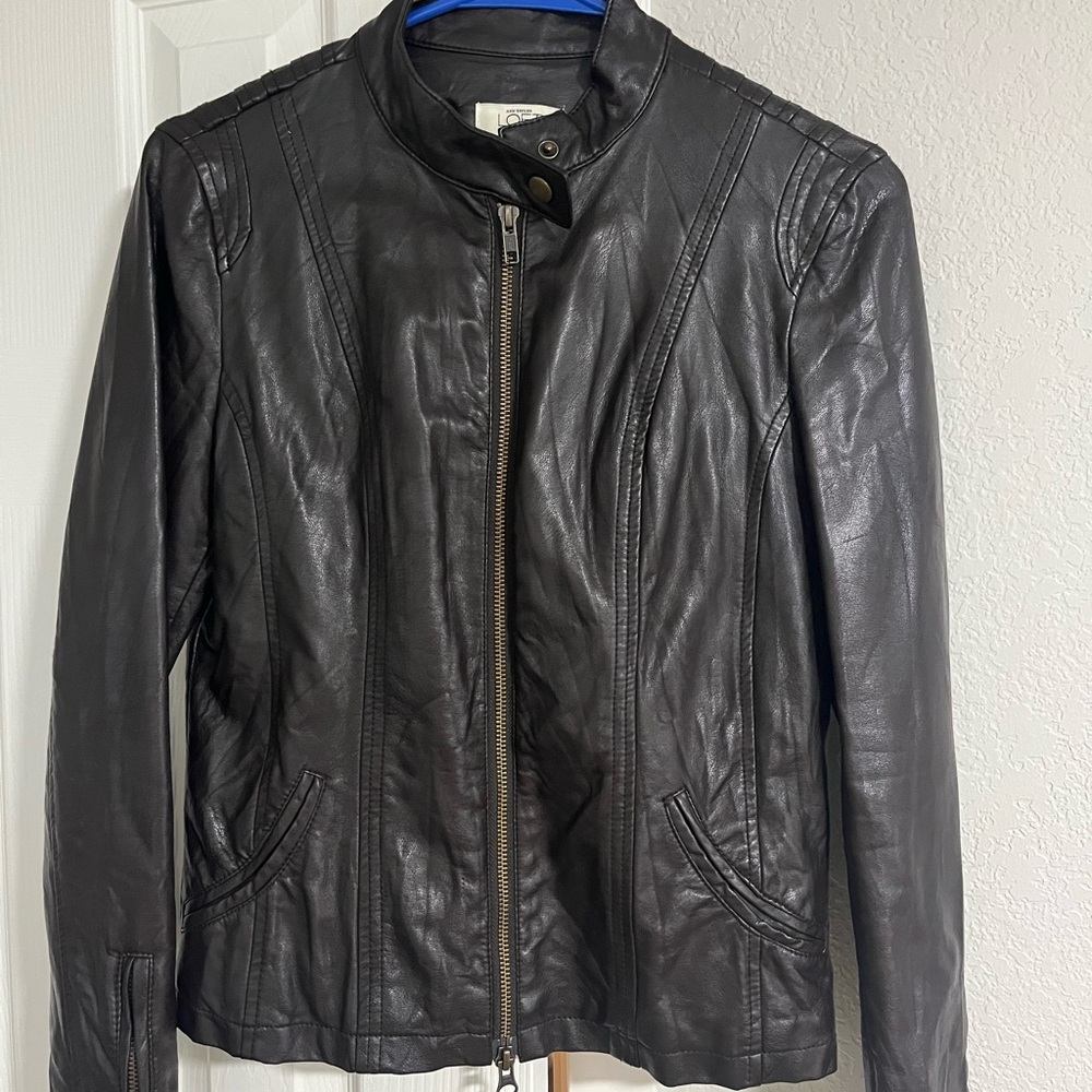 LOFT Black Leather Jacket Sleek Fitted Design